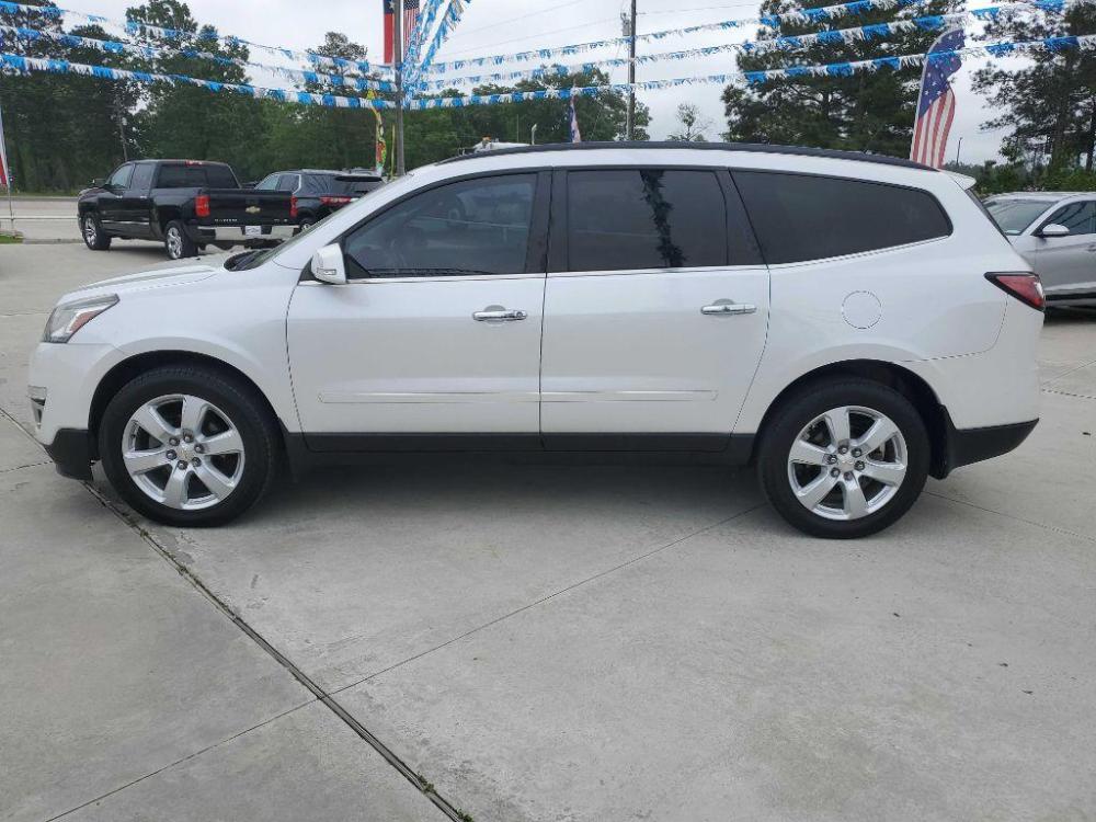 2016 WHITE CHEVROLET TRAVERSE LT (1GNKRGKD5GJ) with an 3.6L engine, Automatic transmission, located at 3553 US Hwy 190 W., Livingston, TX, 77351, (936) 967-8141, 30.812162, -95.077309 - Photo #1
