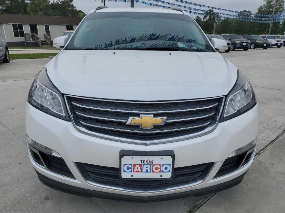 2016 WHITE CHEVROLET TRAVERSE LT (1GNKRGKD5GJ) with an 3.6L engine, Automatic transmission, located at 3553 US Hwy 190 W., Livingston, TX, 77351, (936) 967-8141, 30.812162, -95.077309 - Photo #4