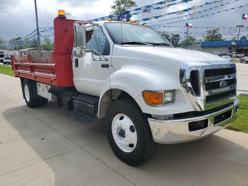 2011 White FORD F750 SUPER DUTY (3FRXF7FC8BV) with an 6.7L engine, 5-Speed Manual transmission, located at 3553 US Hwy 190 W., Livingston, TX, 77351, (936) 967-8141, 30.812162, -95.077309 - This 1 Owner truck is just waiting to make some money. Its a 2011 model with just 41k miles!! It has a 12' bed and is a manual transmission. Come by and see this truck in action. - Photo #6