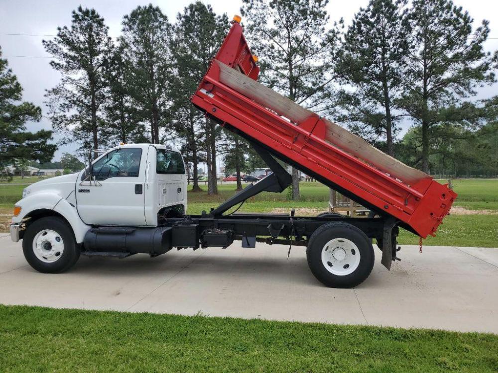 2011 White FORD F750 SUPER DUTY (3FRXF7FC8BV) with an 6.7L engine, Automatic transmission, located at 3553 US Hwy 190 W., Livingston, TX, 77351, (936) 967-8141, 30.812162, -95.077309 - This 1 Owner truck is just waiting to make some money. Its a 2011 model with just 41k miles!! Come by and see this truck in action. - Photo #8