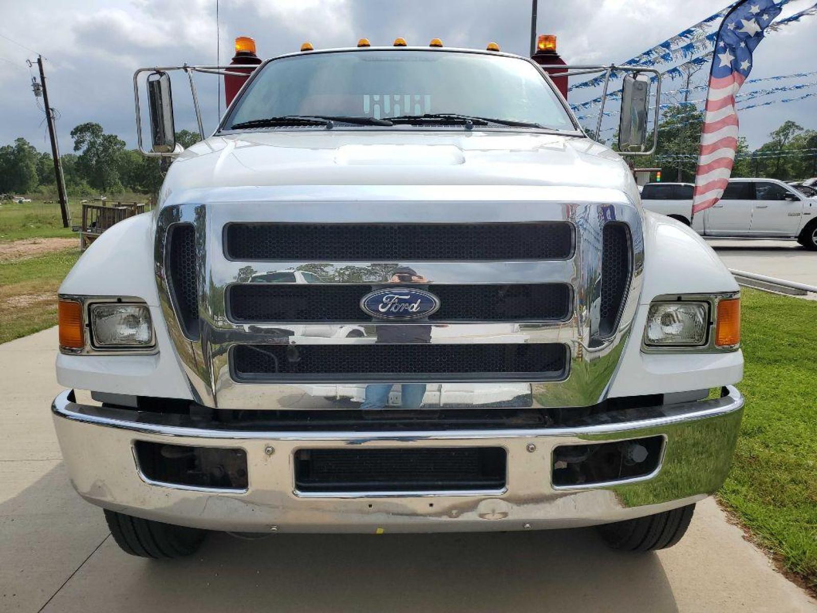 2011 White FORD F750 SUPER DUTY (3FRXF7FC8BV) with an 6.7L engine, 5-Speed Manual transmission, located at 3553 US Hwy 190 W., Livingston, TX, 77351, (936) 967-8141, 30.812162, -95.077309 - This 1 Owner truck is just waiting to make some money. Its a 2011 model with just 41k miles!! It has a 12' bed and is a manual transmission. Come by and see this truck in action. - Photo #7