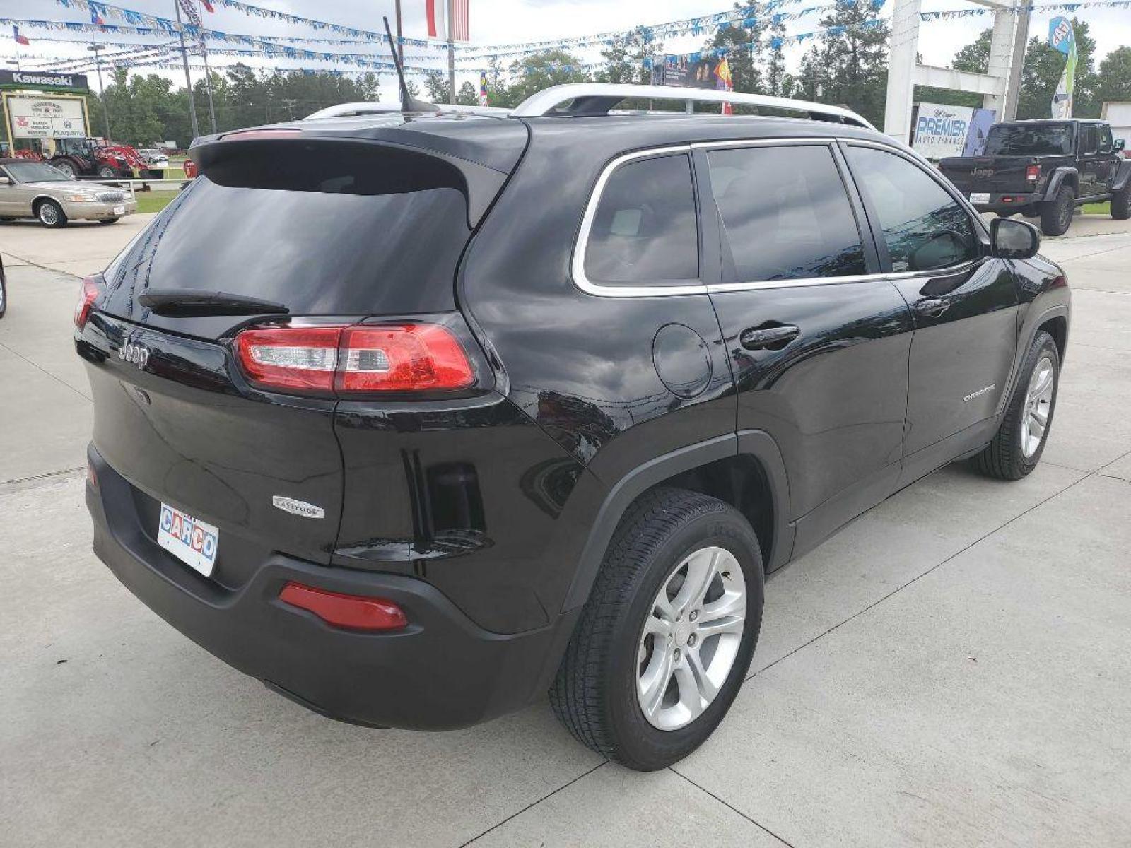 2018 BLACK JEEP CHEROKEE LATITUDE PLUS (1C4PJLLB9JD) with an 2.4L engine, Automatic transmission, located at 3553 US Hwy 190 W., Livingston, TX, 77351, (936) 967-8141, 30.812162, -95.077309 - Photo #4