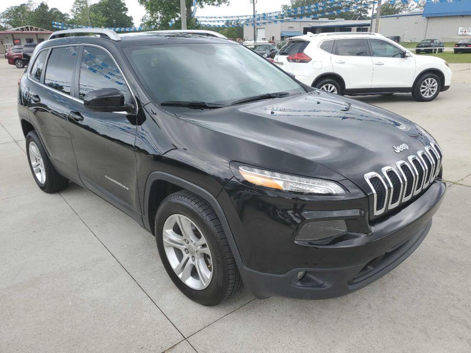 2018 BLACK JEEP CHEROKEE LATITUDE PLUS (1C4PJLLB9JD) with an 2.4L engine, Automatic transmission, located at 3553 US Hwy 190 W., Livingston, TX, 77351, (936) 967-8141, 30.812162, -95.077309 - Photo #6