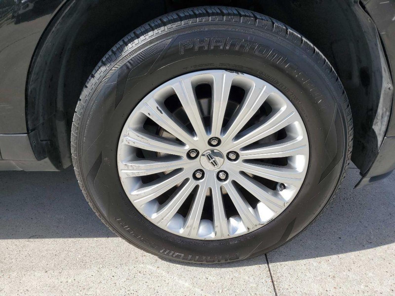 2014 Gray LINCOLN MKX (2LMDJ6JK1EB) with an 3.7L engine, Automatic transmission, located at 3553 US Hwy 190 W., Livingston, TX, 77351, (936) 967-8141, 30.812162, -95.077309 - Photo #11