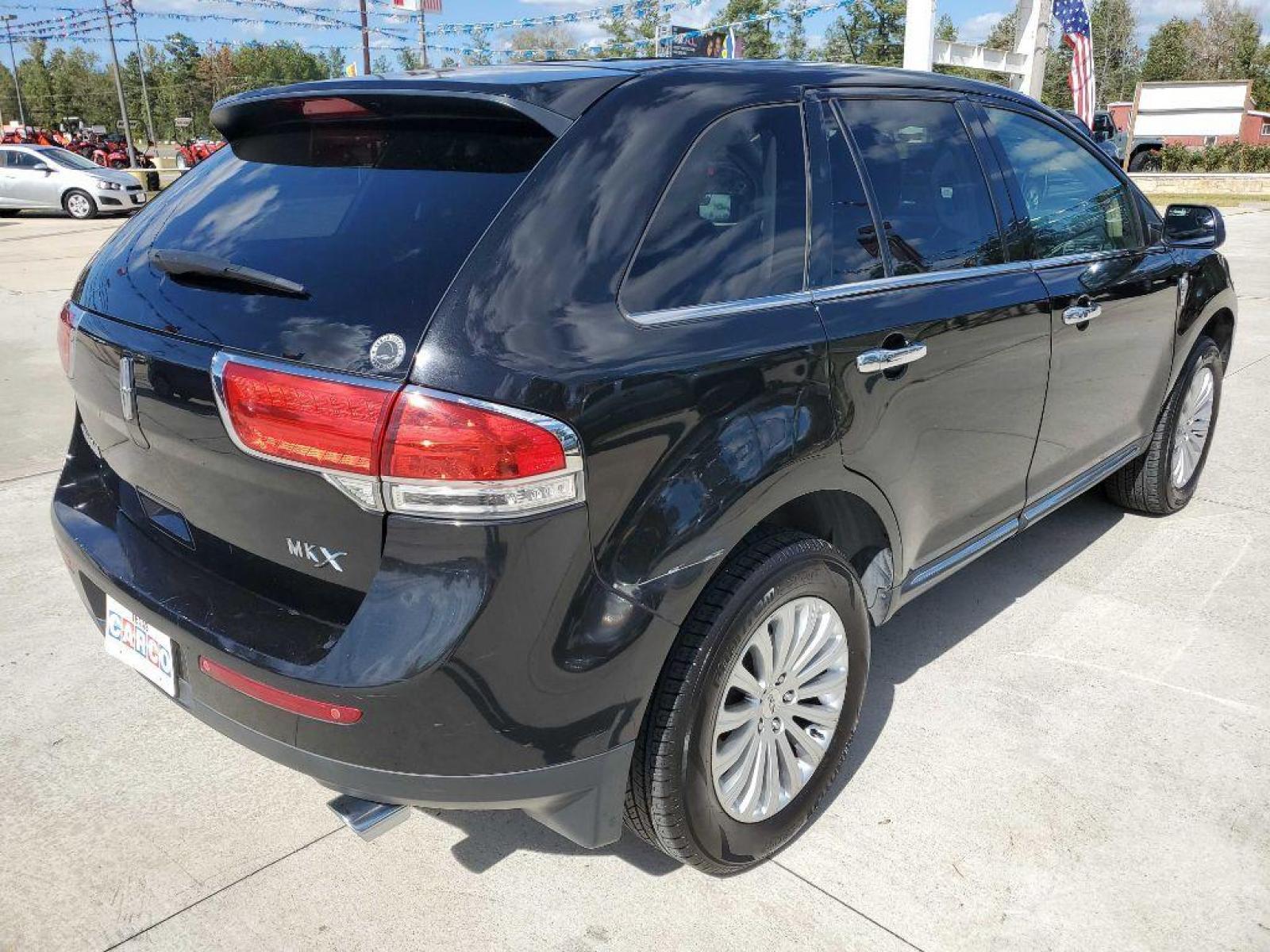 2014 Gray LINCOLN MKX (2LMDJ6JK1EB) with an 3.7L engine, Automatic transmission, located at 3553 US Hwy 190 W., Livingston, TX, 77351, (936) 967-8141, 30.812162, -95.077309 - Photo #4