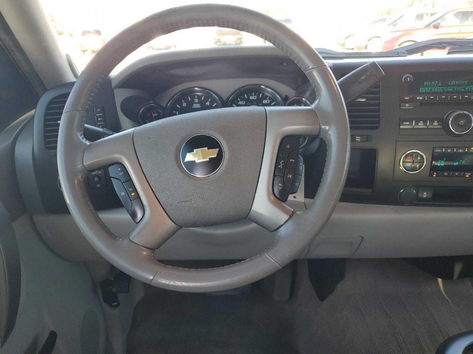 2012 Silver CHEVROLET SILVERADO 1500 LT (3GCPCSE04CG) with an 5.3L engine, Automatic transmission, located at 3553 US Hwy 190 W., Livingston, TX, 77351, (936) 967-8141, 30.812162, -95.077309 - Photo #19