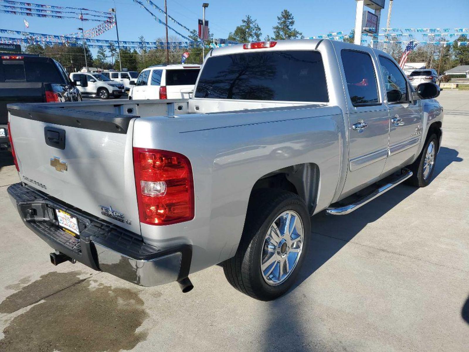2012 Silver CHEVROLET SILVERADO 1500 LT (3GCPCSE04CG) with an 5.3L engine, Automatic transmission, located at 3553 US Hwy 190 W., Livingston, TX, 77351, (936) 967-8141, 30.812162, -95.077309 - Photo #5