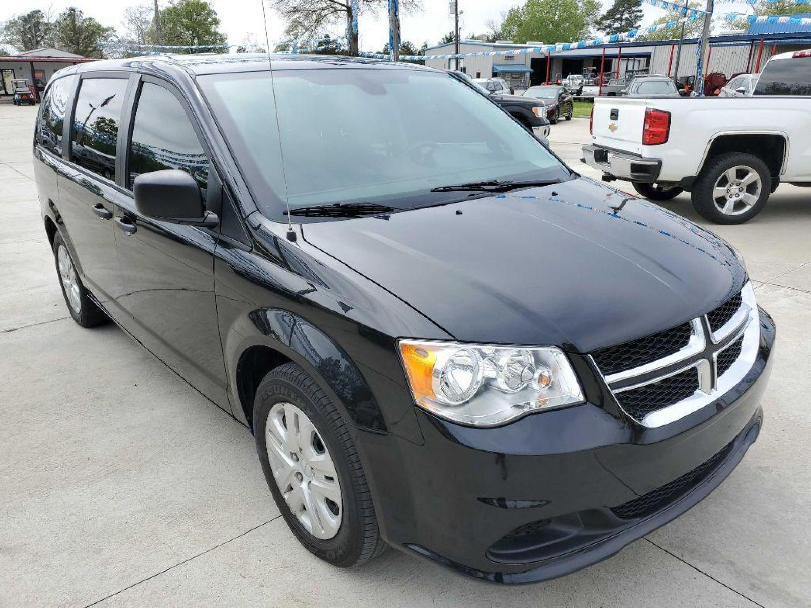 2019 Black DODGE GRAND CARAVAN SE (2C4RDGBGXKR) with an 3.6L engine, Automatic transmission, located at 3553 US Hwy 190 W., Livingston, TX, 77351, (936) 967-8141, 30.812162, -95.077309 - 1 OWNER - Photo #6