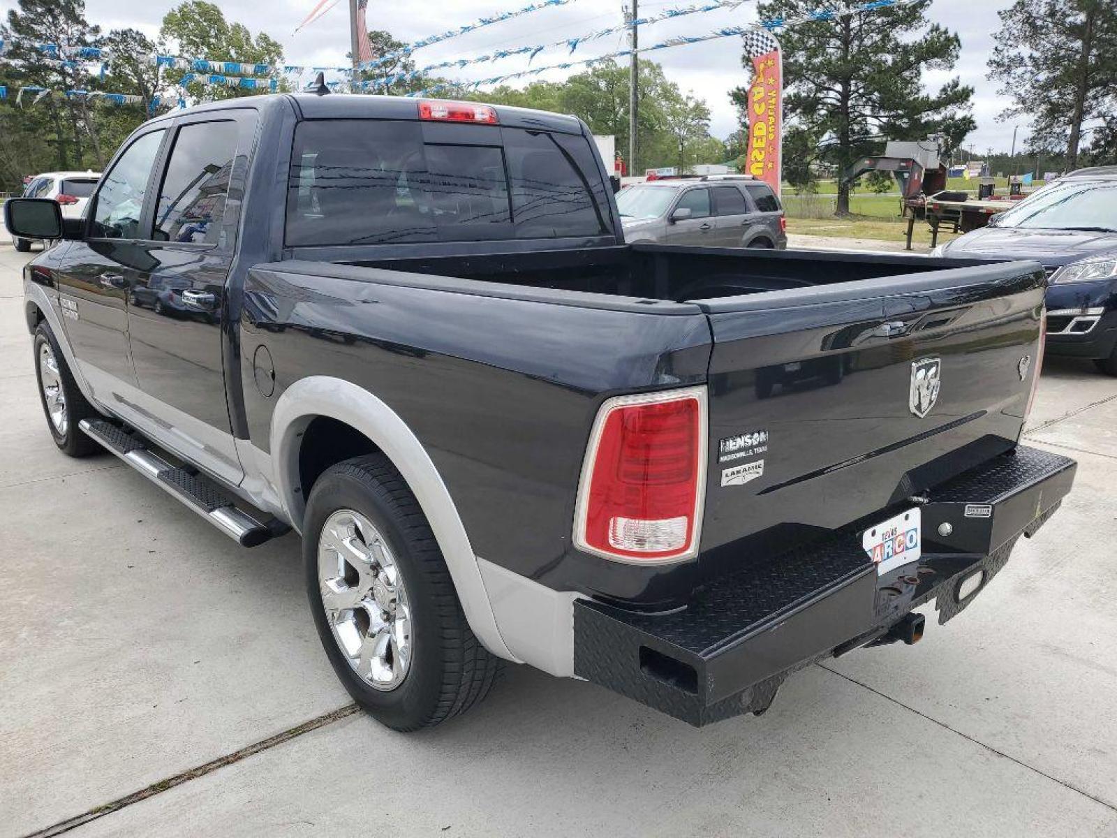2013 Gray RAM 1500 LARAMIE (1C6RR6NTXDS) with an 5.7L engine, Automatic transmission, located at 3553 US Hwy 190 W., Livingston, TX, 77351, (936) 967-8141, 30.812162, -95.077309 - 1 Owner - Photo #2