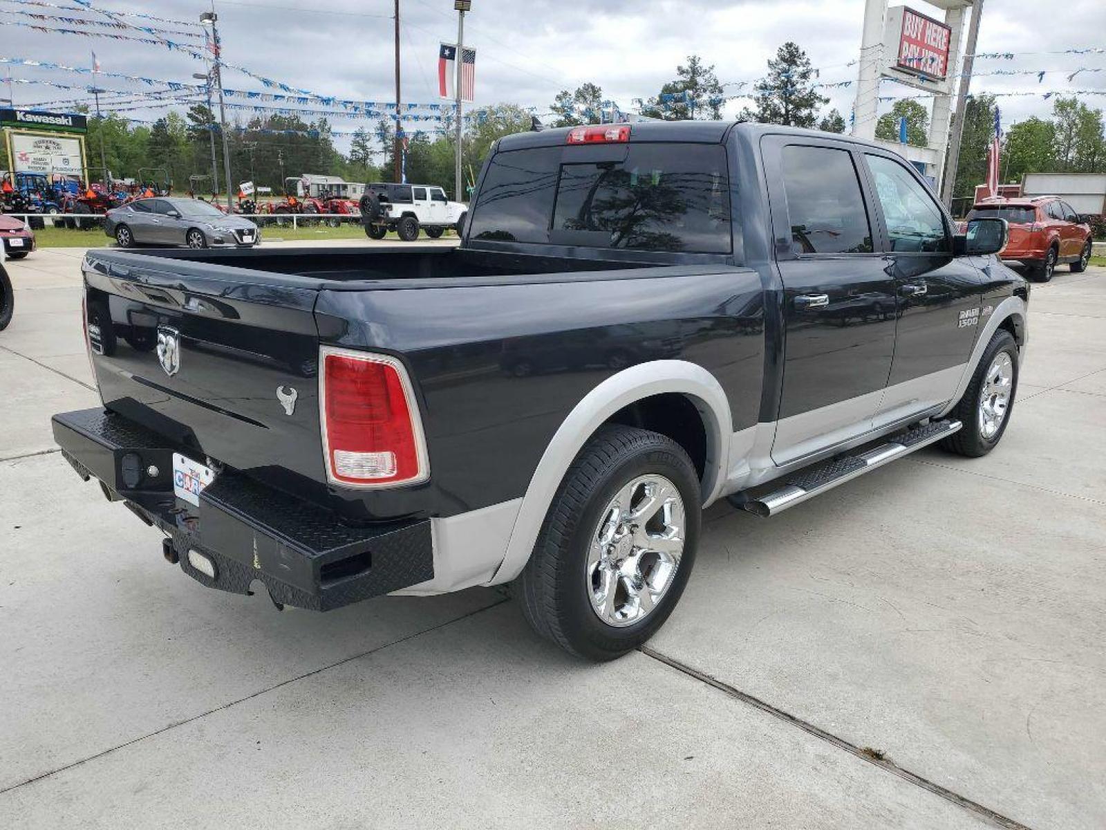 2013 Gray RAM 1500 LARAMIE (1C6RR6NTXDS) with an 5.7L engine, Automatic transmission, located at 3553 US Hwy 190 W., Livingston, TX, 77351, (936) 967-8141, 30.812162, -95.077309 - 1 Owner - Photo #5