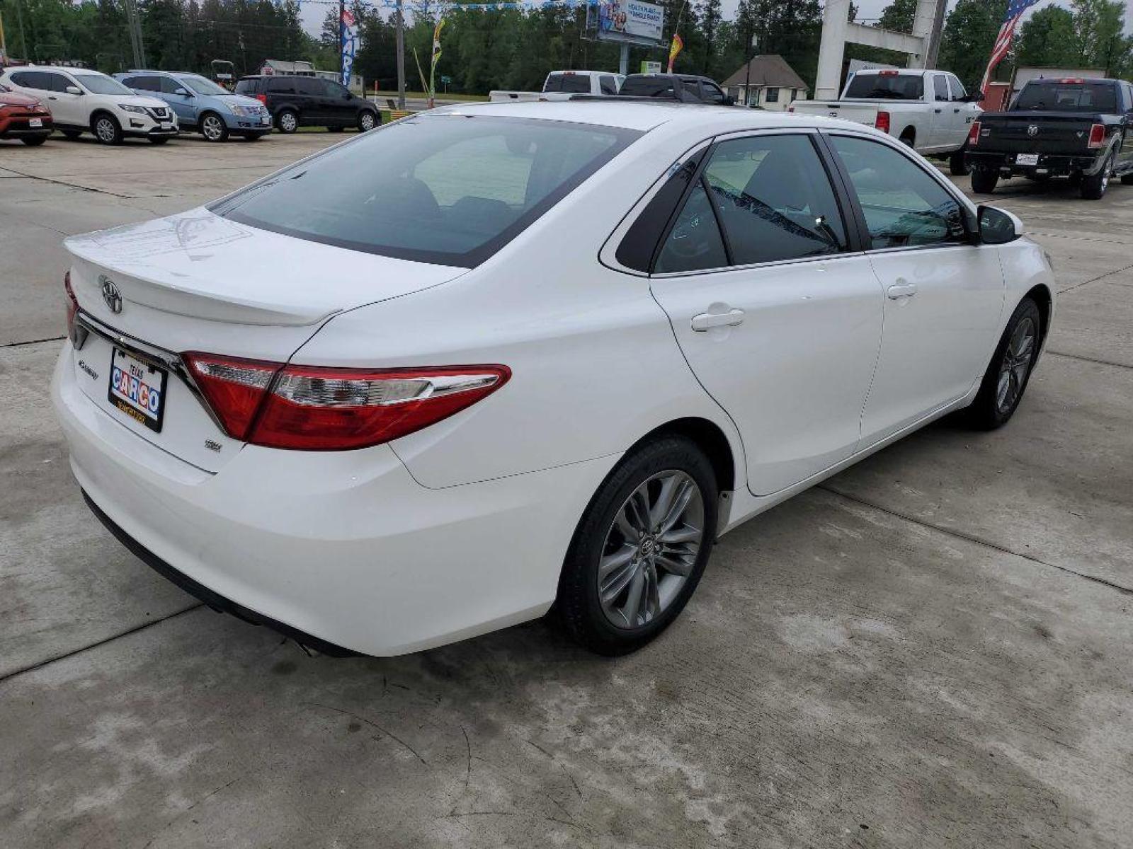 2017 White TOYOTA CAMRY LE (4T1BF1FK3HU) with an 2.5L engine, Automatic transmission, located at 3553 US Hwy 190 W., Livingston, TX, 77351, (936) 967-8141, 30.812162, -95.077309 - Photo #4
