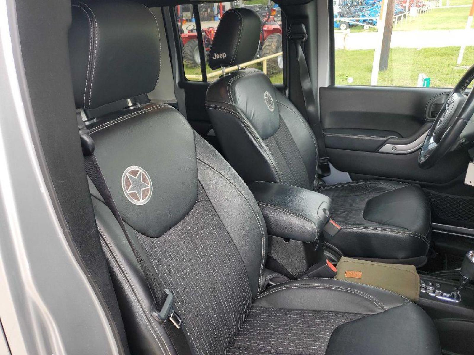 2013 Silver JEEP WRANGLER UNLIMI SPORT (1C4HJWDG8DL) with an 3.6L engine, Automatic transmission, located at 3553 US Hwy 190 W., Livingston, TX, 77351, (936) 967-8141, 30.812162, -95.077309 - Photo #29
