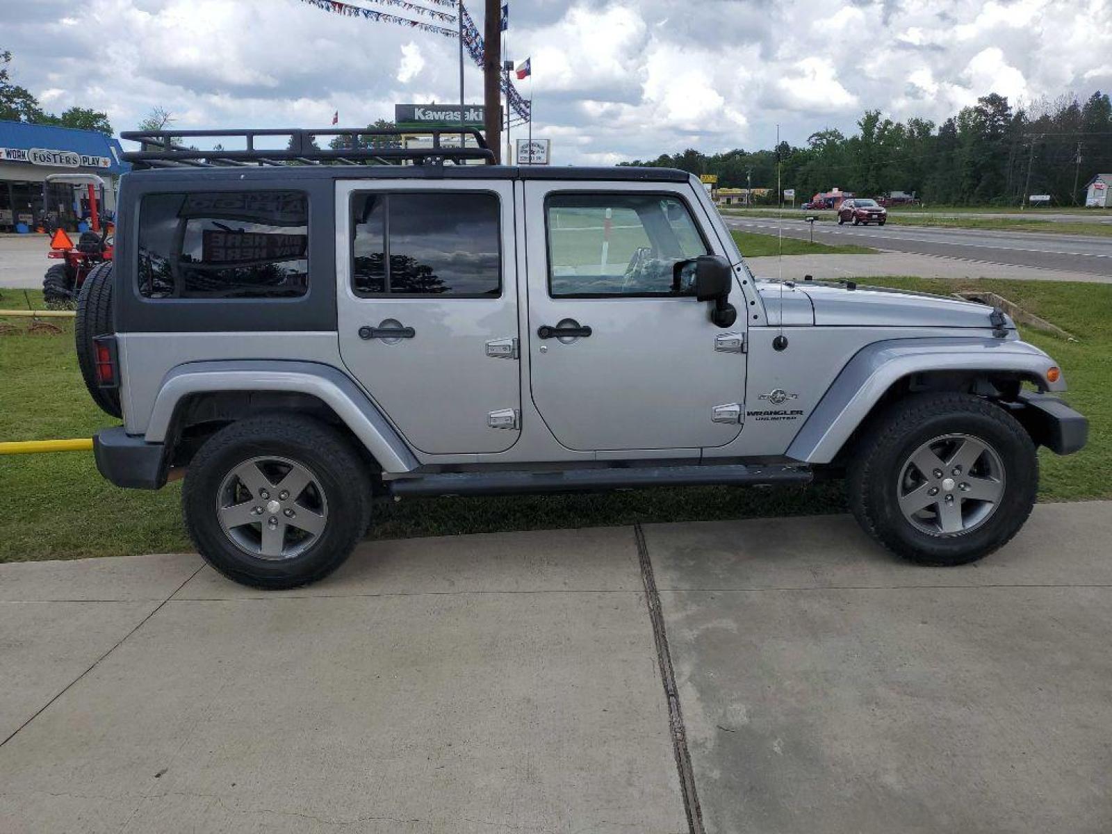 2013 Silver JEEP WRANGLER UNLIMI SPORT (1C4HJWDG8DL) with an 3.6L engine, Automatic transmission, located at 3553 US Hwy 190 W., Livingston, TX, 77351, (936) 967-8141, 30.812162, -95.077309 - Photo #5