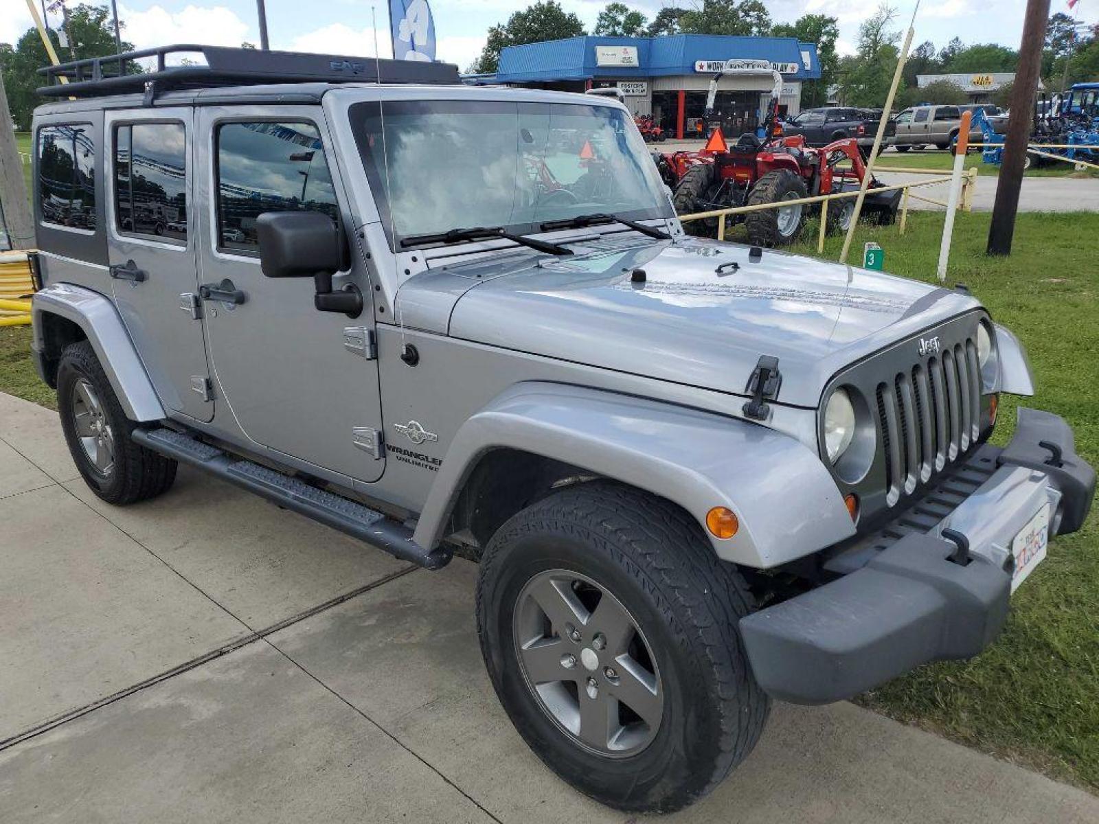 2013 Silver JEEP WRANGLER UNLIMI SPORT (1C4HJWDG8DL) with an 3.6L engine, Automatic transmission, located at 3553 US Hwy 190 W., Livingston, TX, 77351, (936) 967-8141, 30.812162, -95.077309 - Photo #6
