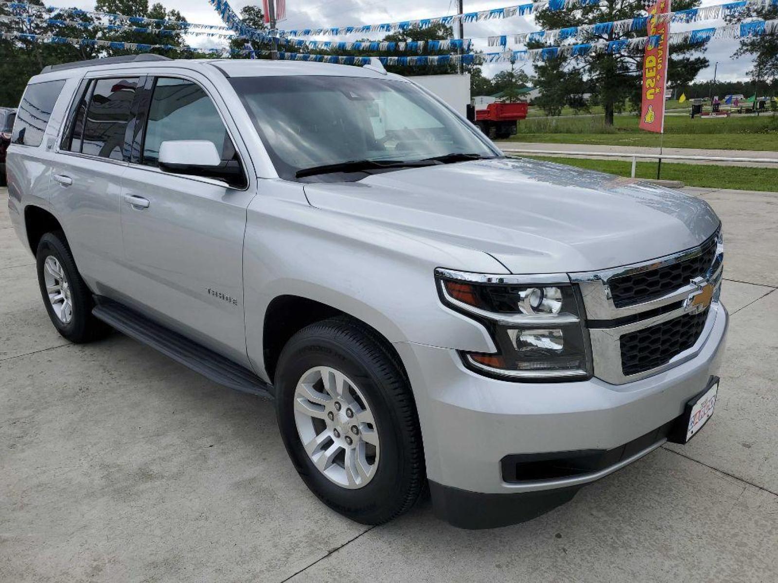 2017 Silver CHEVROLET TAHOE 1500 LT (1GNSCBKC5HR) with an 5.3L engine, Automatic transmission, located at 3553 US Hwy 190 W., Livingston, TX, 77351, (936) 967-8141, 30.812162, -95.077309 - Photo #6