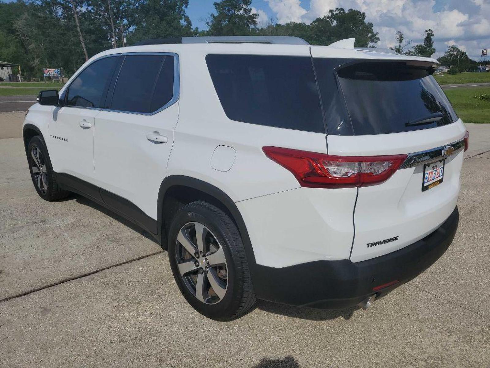 2018 White CHEVROLET TRAVERSE LT (1GNERHKW3JJ) with an 3.6L engine, Automatic transmission, located at 3553 US Hwy 190 W., Livingston, TX, 77351, (936) 967-8141, 30.812162, -95.077309 - Photo #2