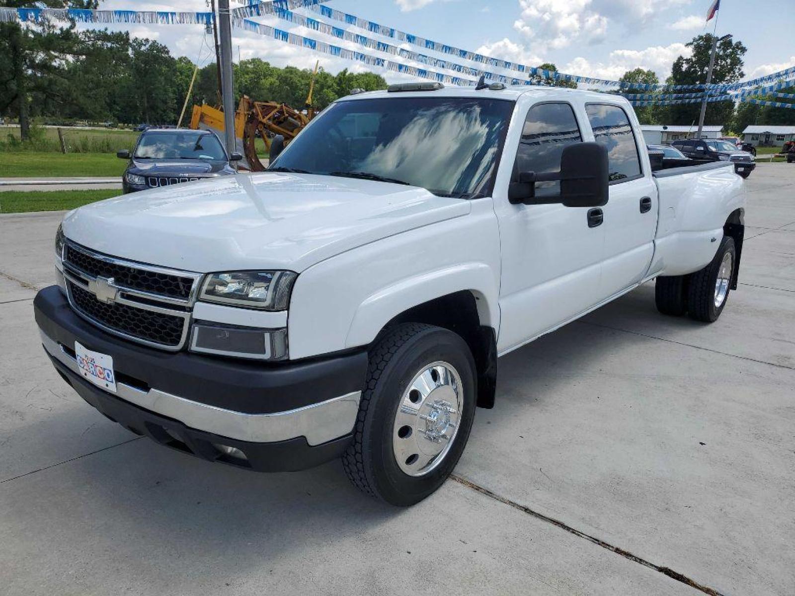2006 White CHEVROLET SILVERADO 3500 (1GCJK33D76F) with an 6.6L engine, Automatic transmission, located at 3553 US Hwy 190 W., Livingston, TX, 77351, (936) 967-8141, 30.812162, -95.077309 - Photo #0