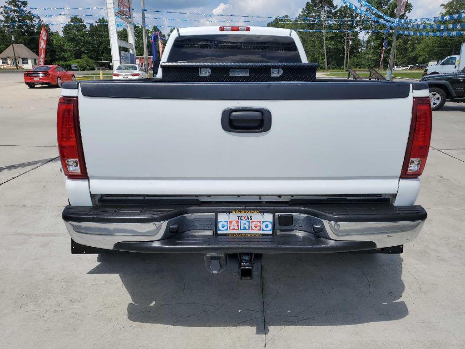 2006 White CHEVROLET SILVERADO 3500 (1GCJK33D76F) with an 6.6L engine, Automatic transmission, located at 3553 US Hwy 190 W., Livingston, TX, 77351, (936) 967-8141, 30.812162, -95.077309 - Photo #3