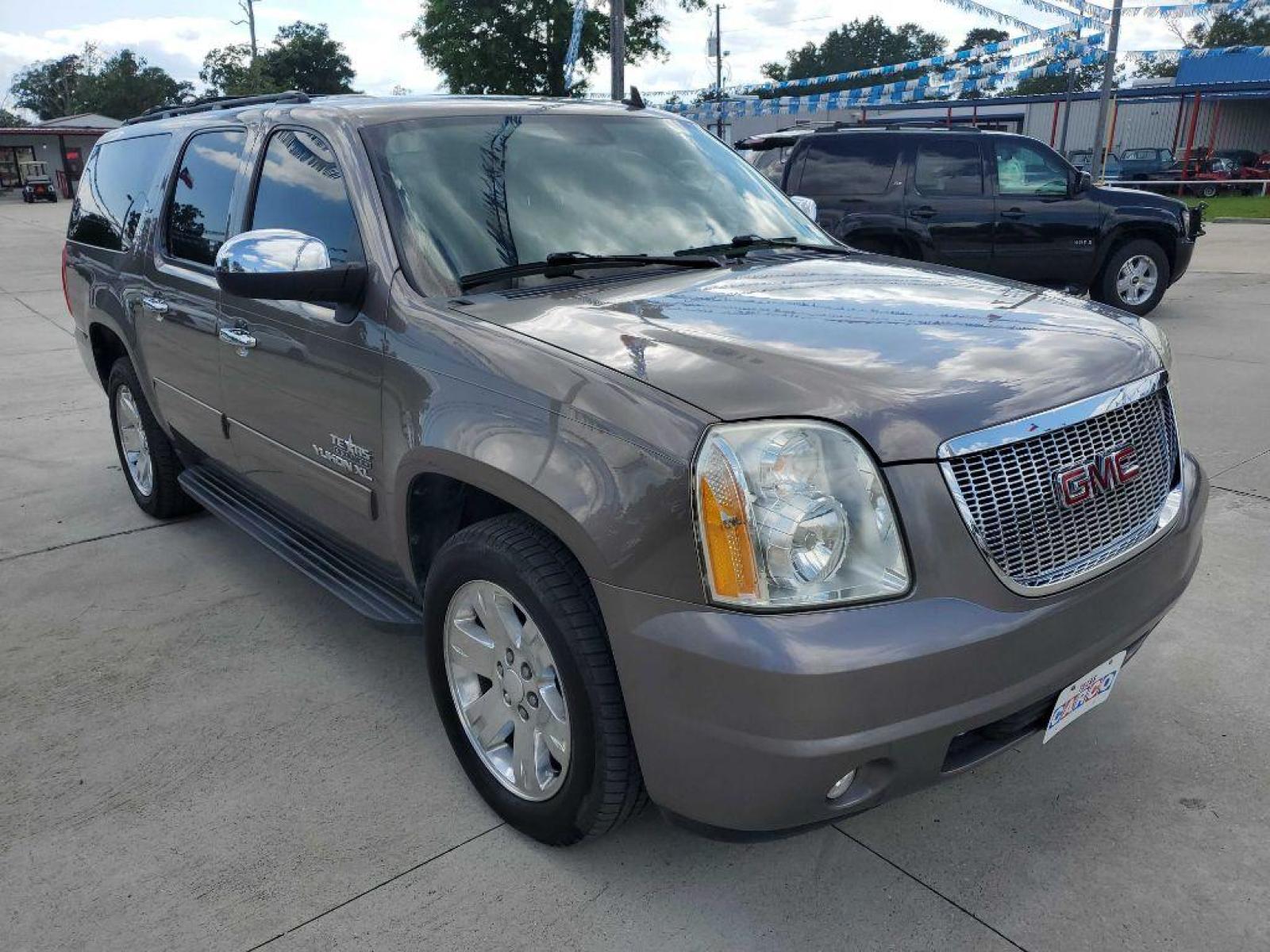 2013 Brown GMC YUKON XL 1500 SLT (1GKS1KE02DR) with an 5.3L engine, Automatic transmission, located at 3553 US Hwy 190 W., Livingston, TX, 77351, (936) 967-8141, 30.812162, -95.077309 - Photo #6