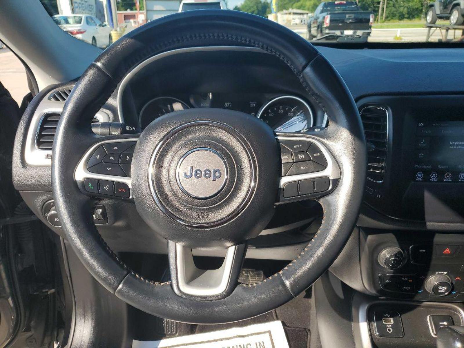 2018 Gray JEEP COMPASS LATITUDE (3C4NJCBB2JT) with an 2.4L engine, Automatic transmission, located at 3553 US Hwy 190 W., Livingston, TX, 77351, (936) 967-8141, 30.812162, -95.077309 - Photo #17