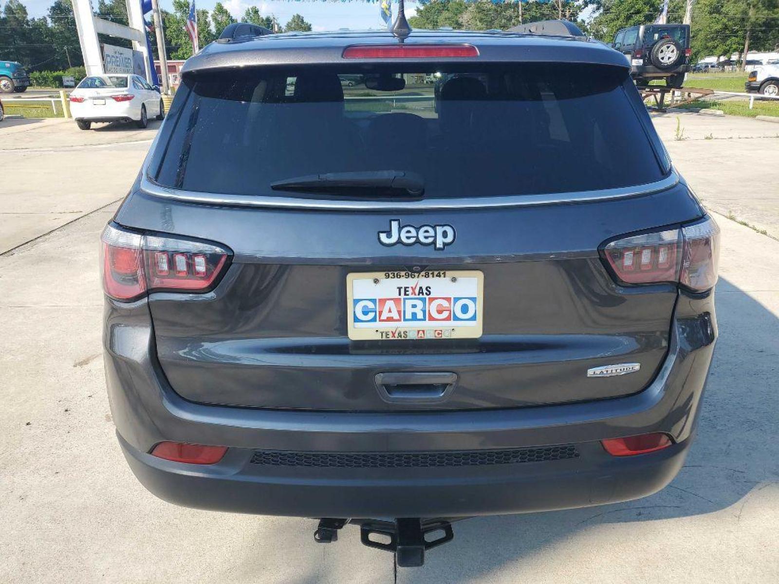 2018 Gray JEEP COMPASS LATITUDE (3C4NJCBB2JT) with an 2.4L engine, Automatic transmission, located at 3553 US Hwy 190 W., Livingston, TX, 77351, (936) 967-8141, 30.812162, -95.077309 - Photo #3